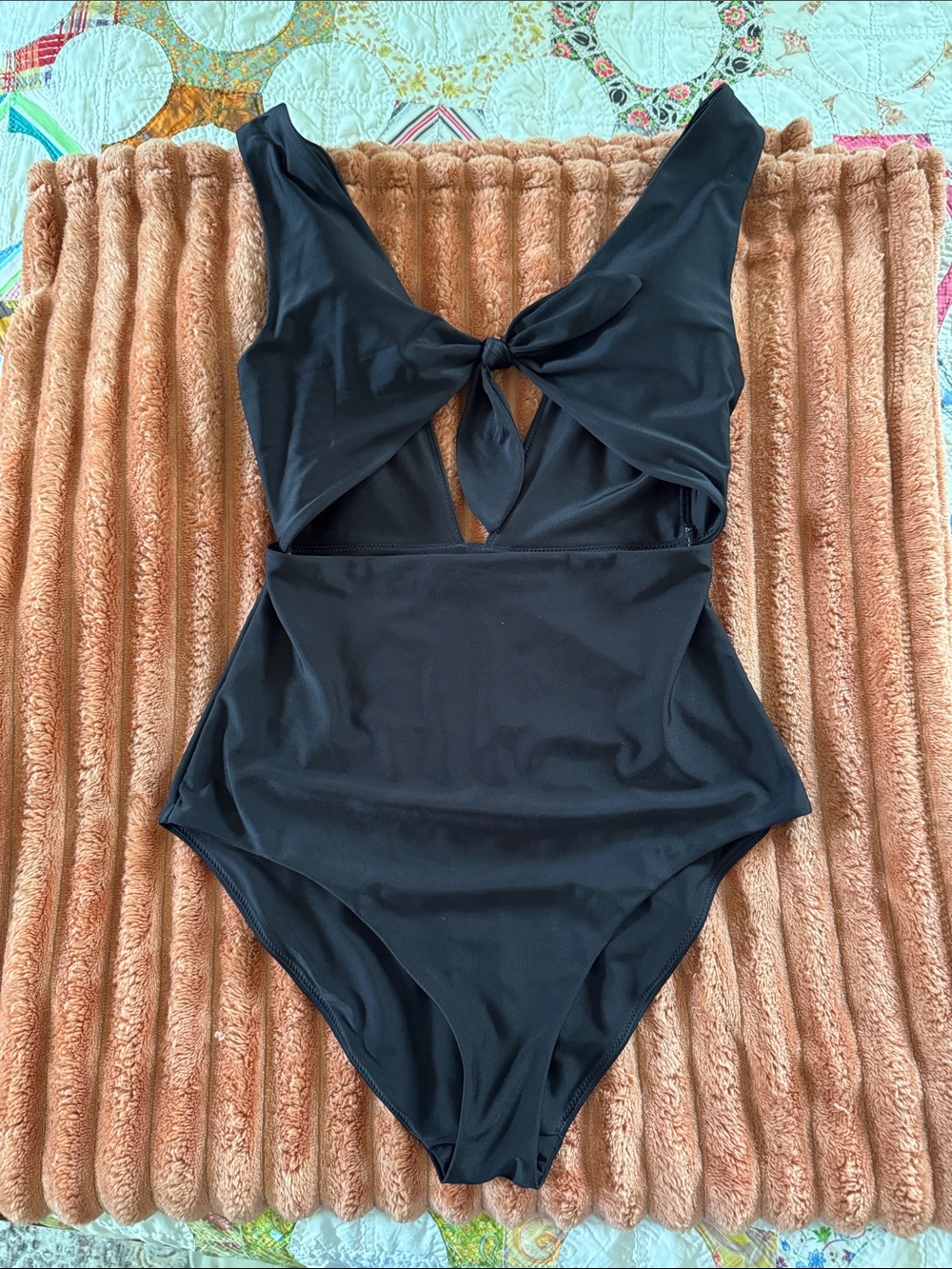 Aerie one piece swimsuit with cutout